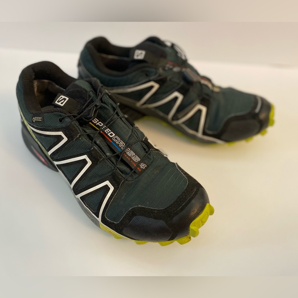 Salomon trail running shoe with ortholite